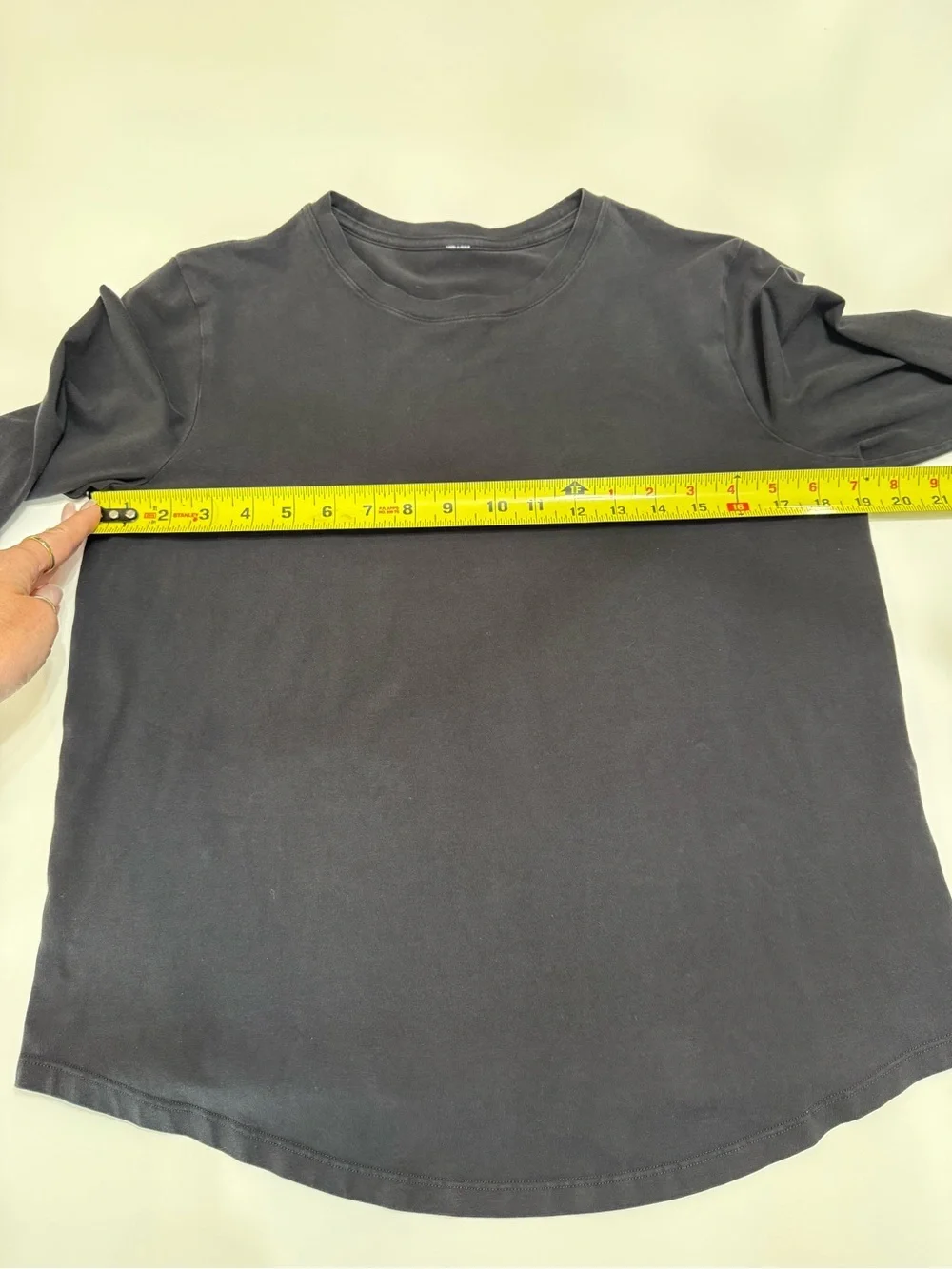 lululemon Black Long-Sleeve Performance Tee Size Medium